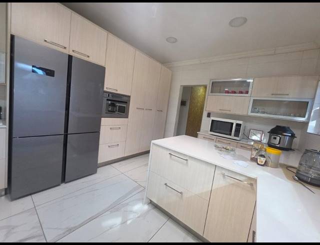 4 BEDROOM HOUSE FOR SALE IN BRACKENHURST
